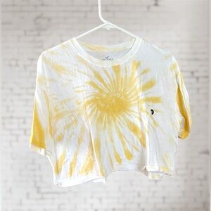 Hollister Must Have Collection Cropped Tie Dyed T-Shirt. Size Medium. NWT.